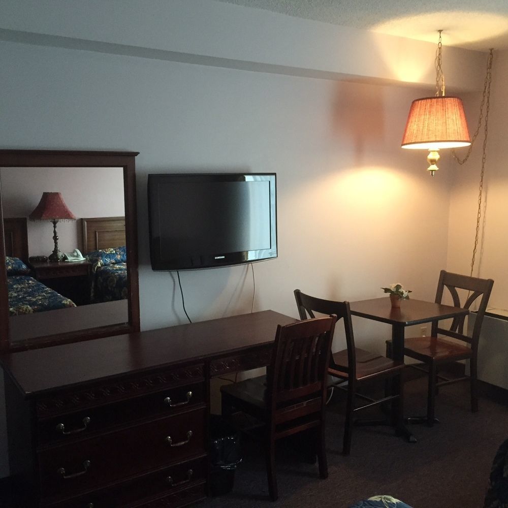 White Knight Motel แบรมพ์ตัน ภายนอก รูปภาพ